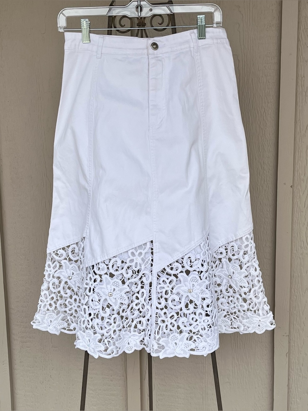 Lafeipiza Jeans Skirt White Denim Floral Lace With Rhinestone Front Zipper EU 32